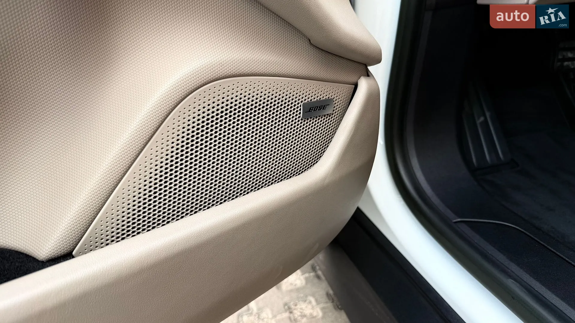 2022 Porsche Taycan - мініатюра 24