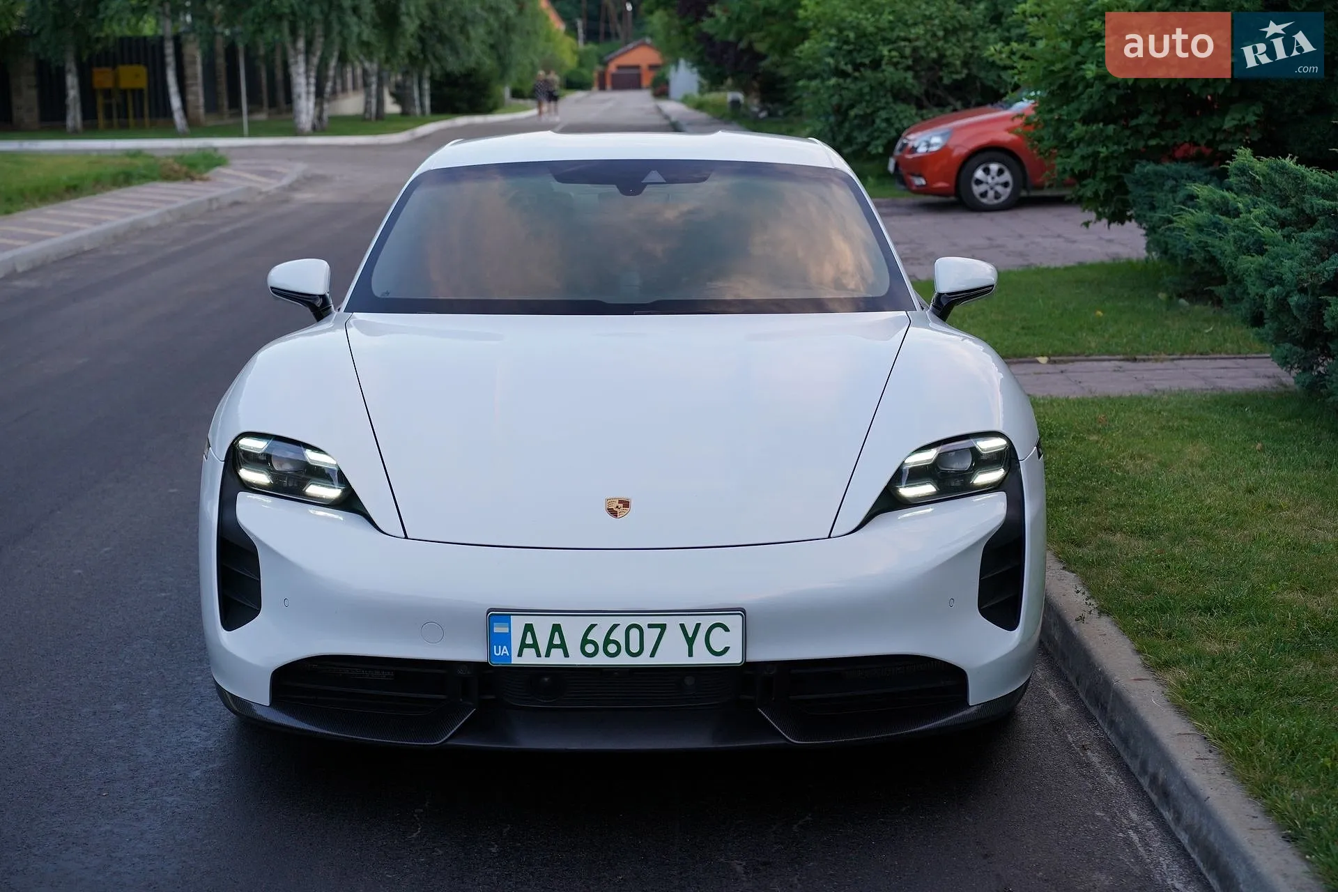2020 Porsche Taycan - мініатюра 11