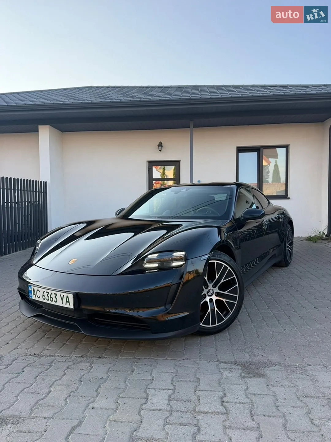 2020 Porsche Taycan - мініатюра 2