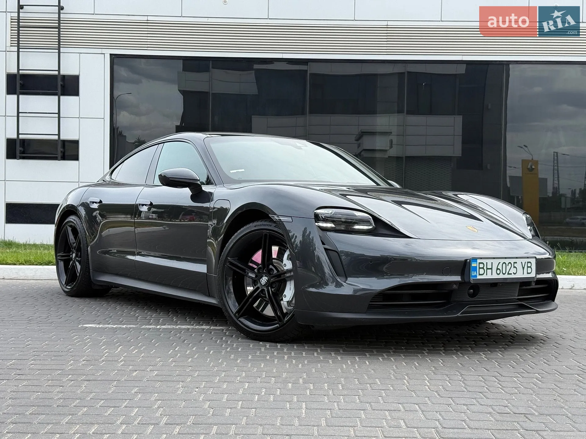2021 Porsche Taycan - мініатюра 3