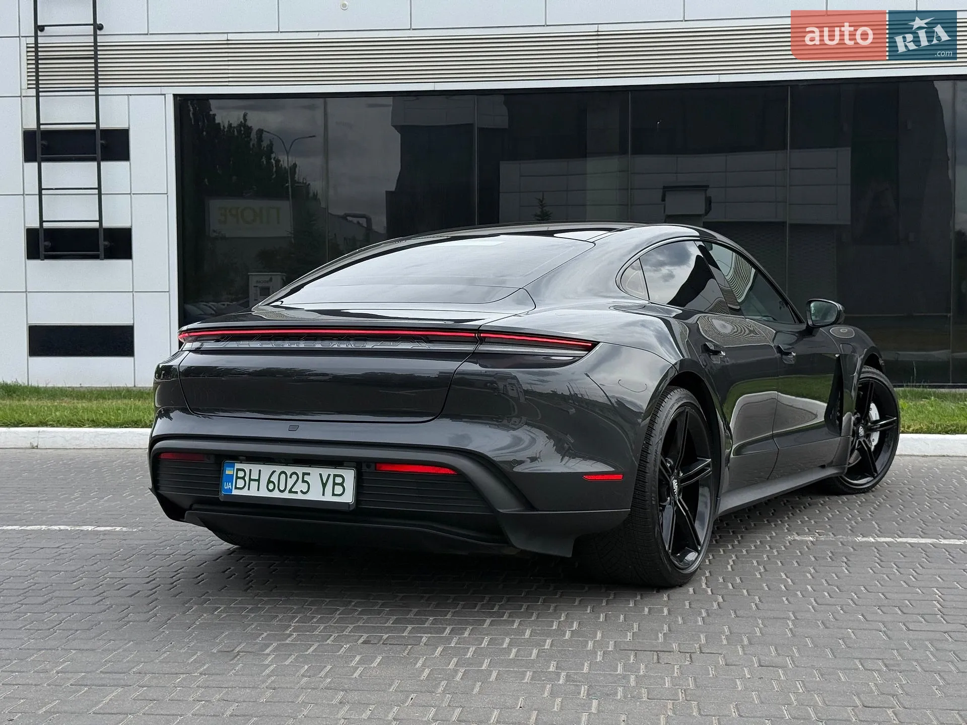 2021 Porsche Taycan - мініатюра 8