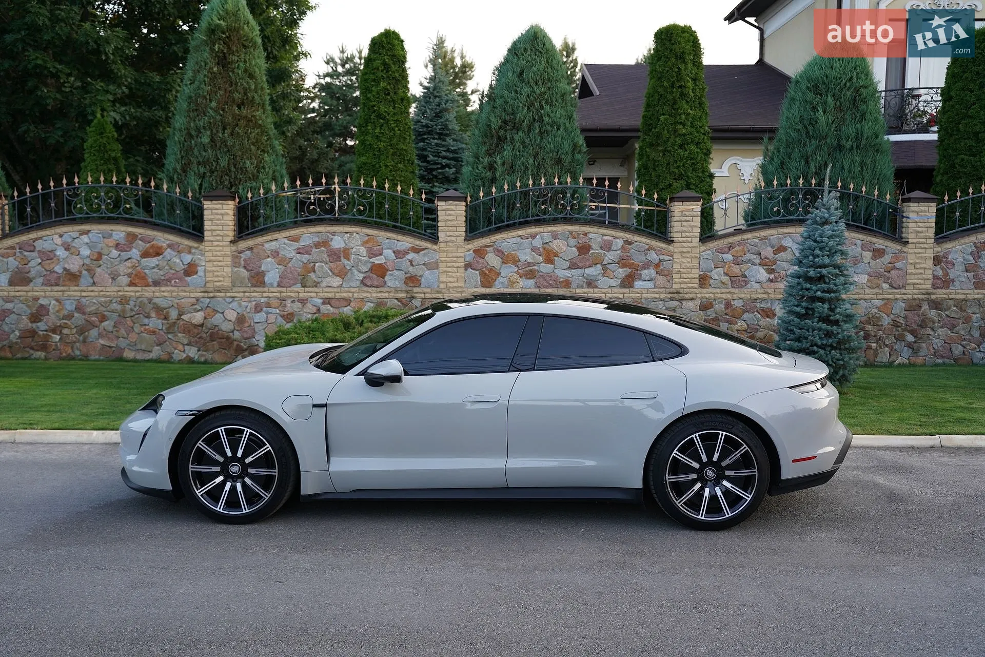 2022 Porsche Taycan - мініатюра 10