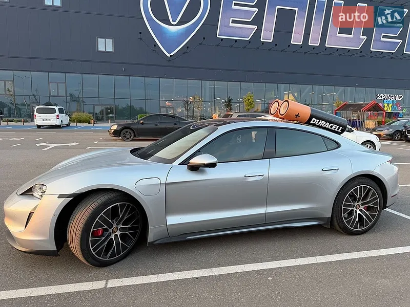 Porsche Taycan