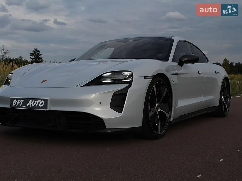 Porsche Taycan 2023