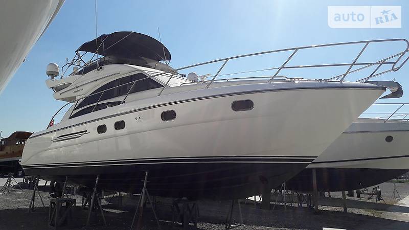 Моторна яхта Princess 42 2008 в Києві