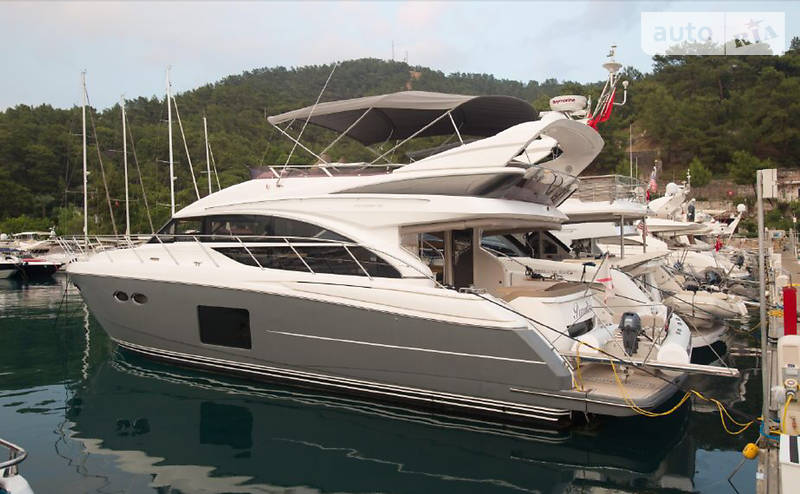 Princess Flybridge 2015