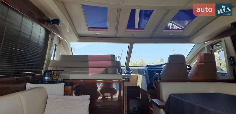 Моторная яхта Princess V65 2008 в Одессе