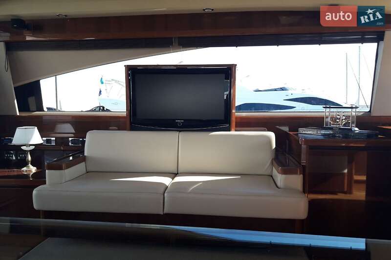 Моторная яхта Princess V65 2008 в Одессе