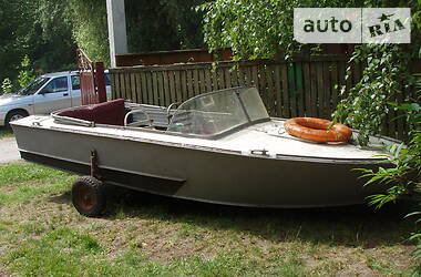 Лодка Прогресс 2 1996 в Лубнах