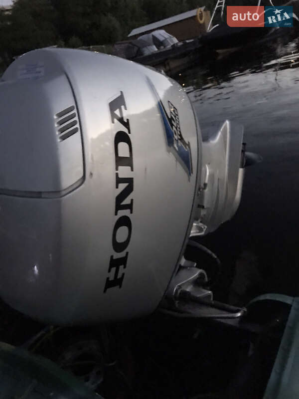 Катер Прогресс 2 1987 в Киеве