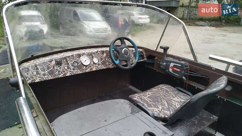 Катер Прогресс 2 1990 в Кам'янець-Подільському