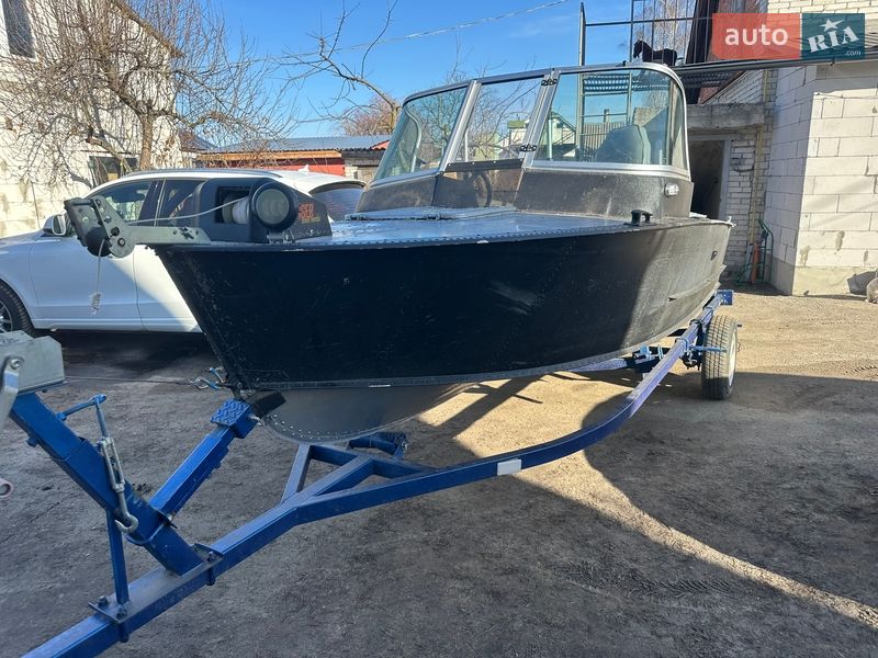 Лодка Прогресс 2 2023 в Киеве