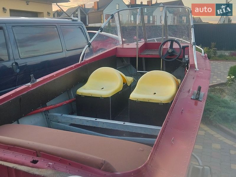 Лодка Прогресс 2 2002 в Хмельницком