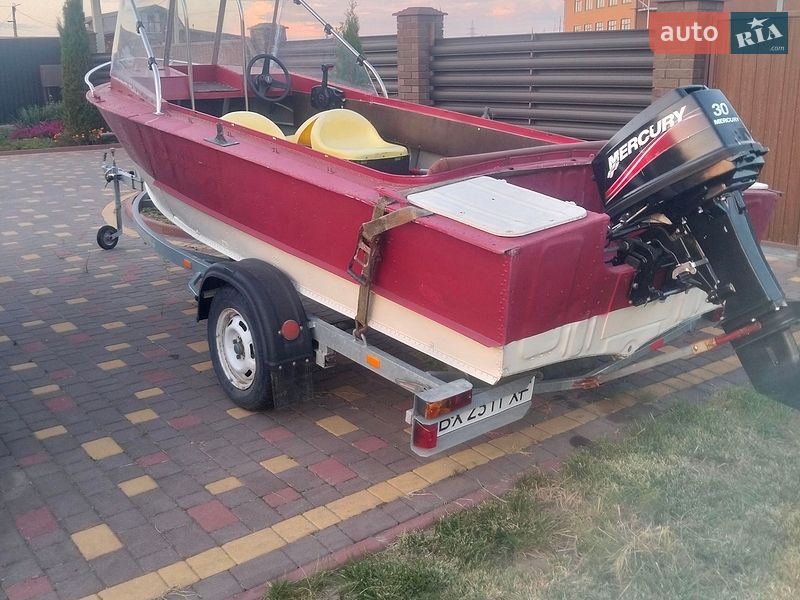 Лодка Прогресс 2 2002 в Хмельницком