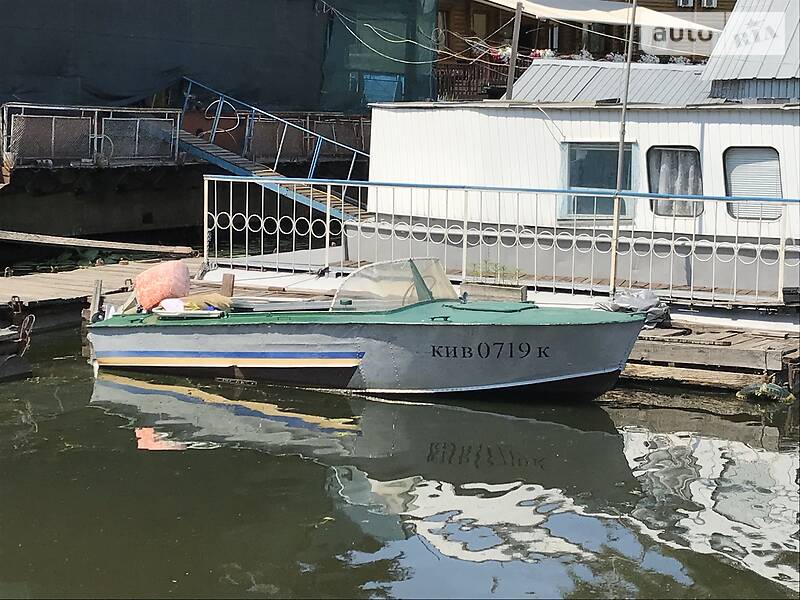 Катер Прогресс 2М 2006 в Киеве