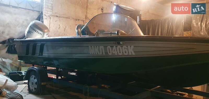 Лодка Прогресс 4 2014 в Херсоне