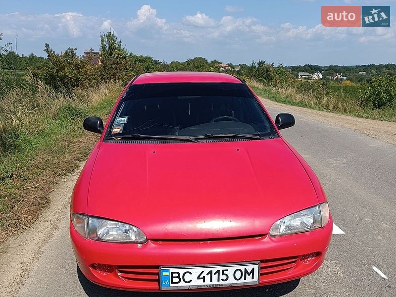Седан Proton 415 1995 в Самборе