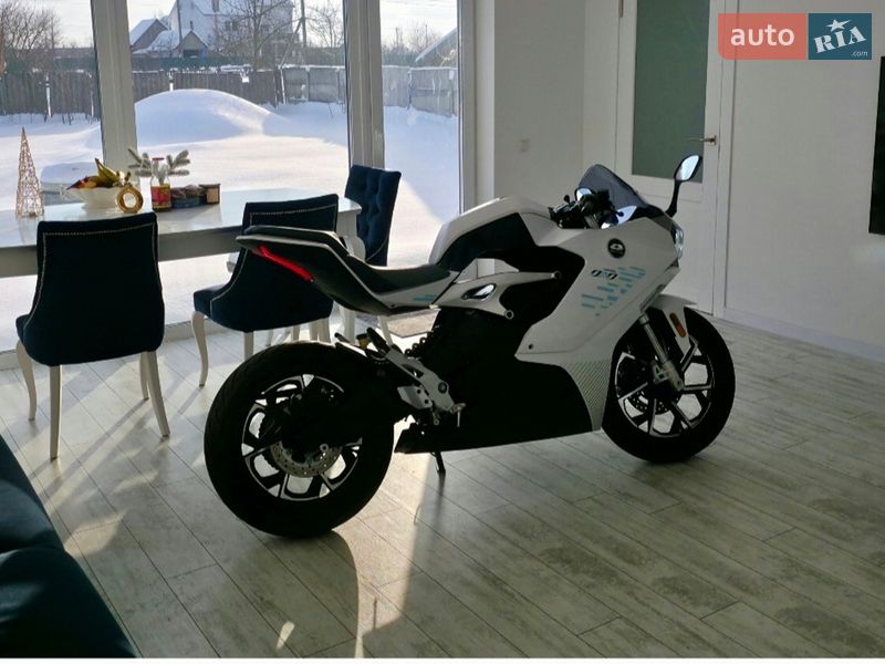 Спортбайк QJMOTOR 5000D Electro 2025 в Буську