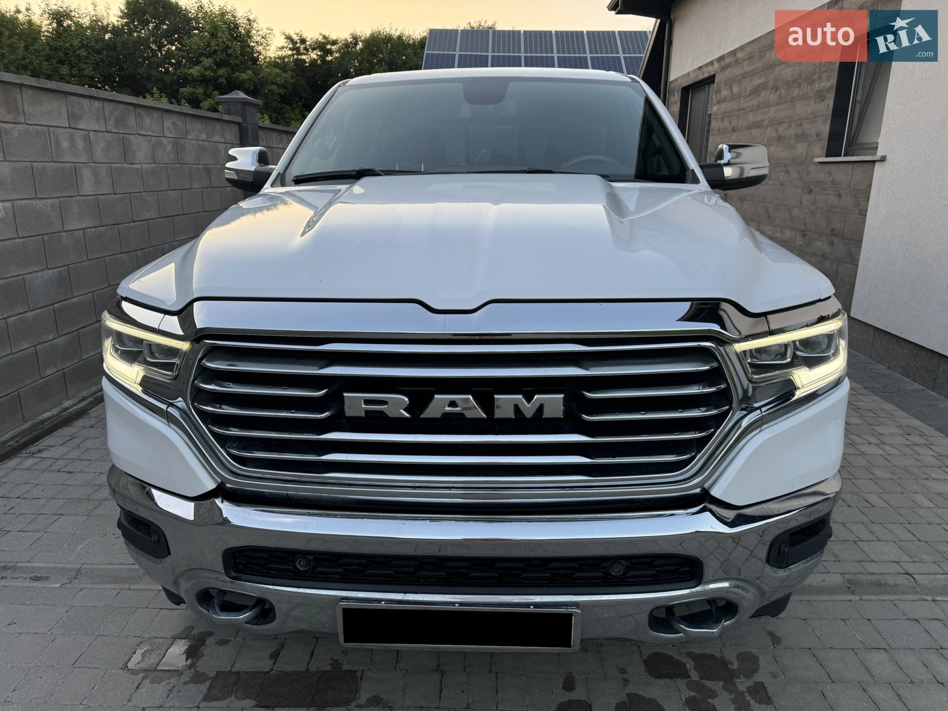 2020 RAM 1500 - фото 1
