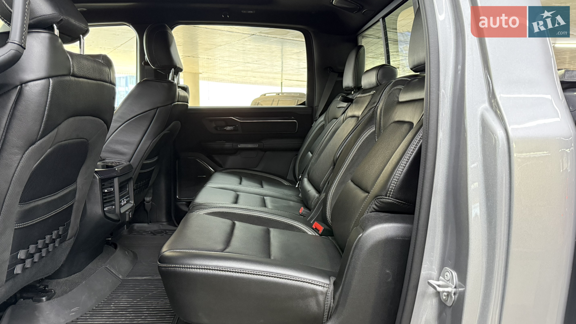 2022 RAM 1500 - мініатюра 23