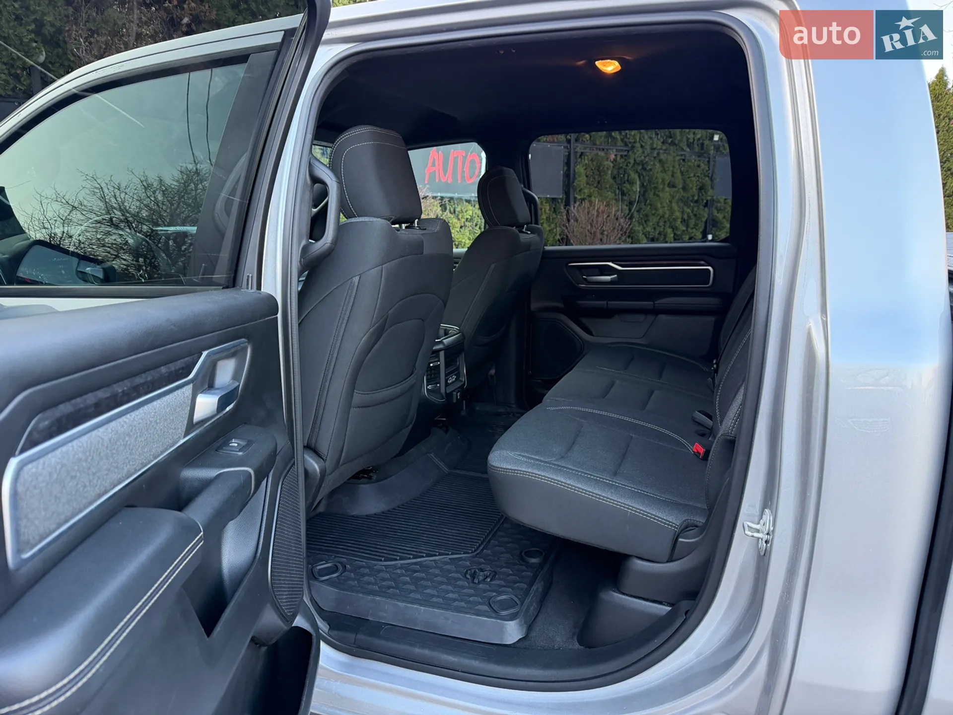 2019 RAM 1500 - мініатюра 21