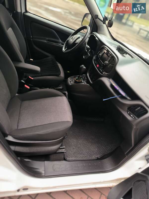 Мінівен Ram Promaster City 2016 в Львові