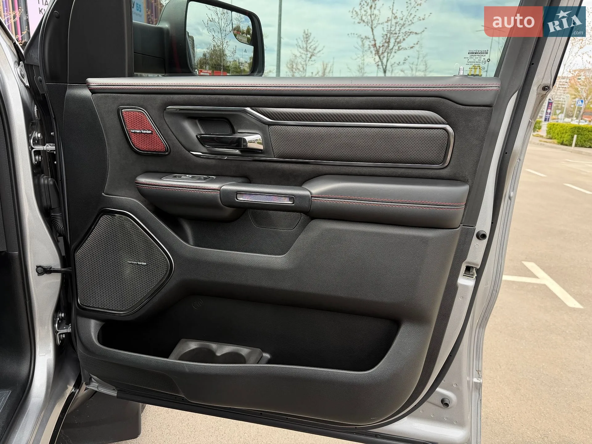 2021 RAM 1500 - мініатюра 19