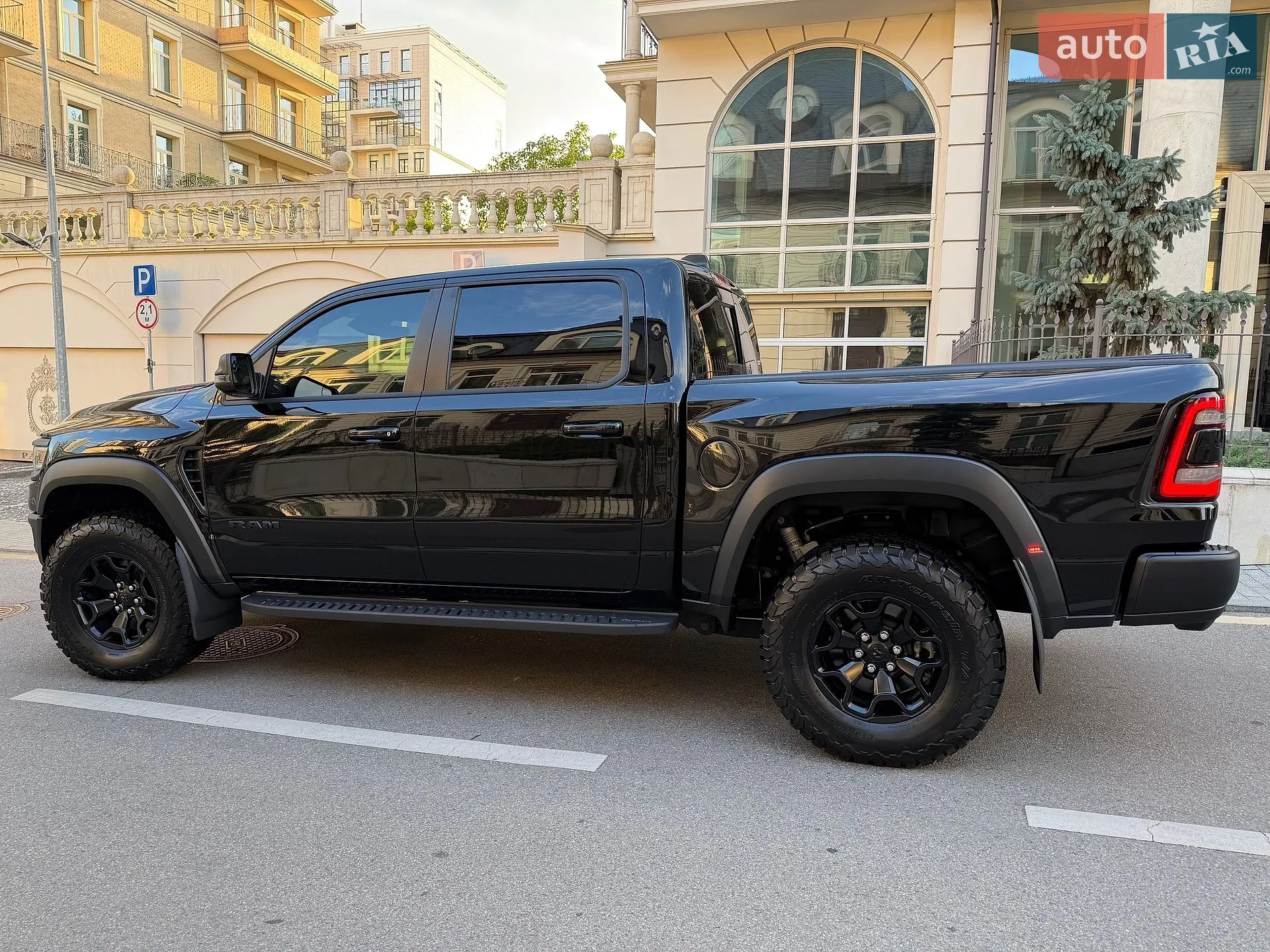 2023 RAM 1500 - мініатюра 8