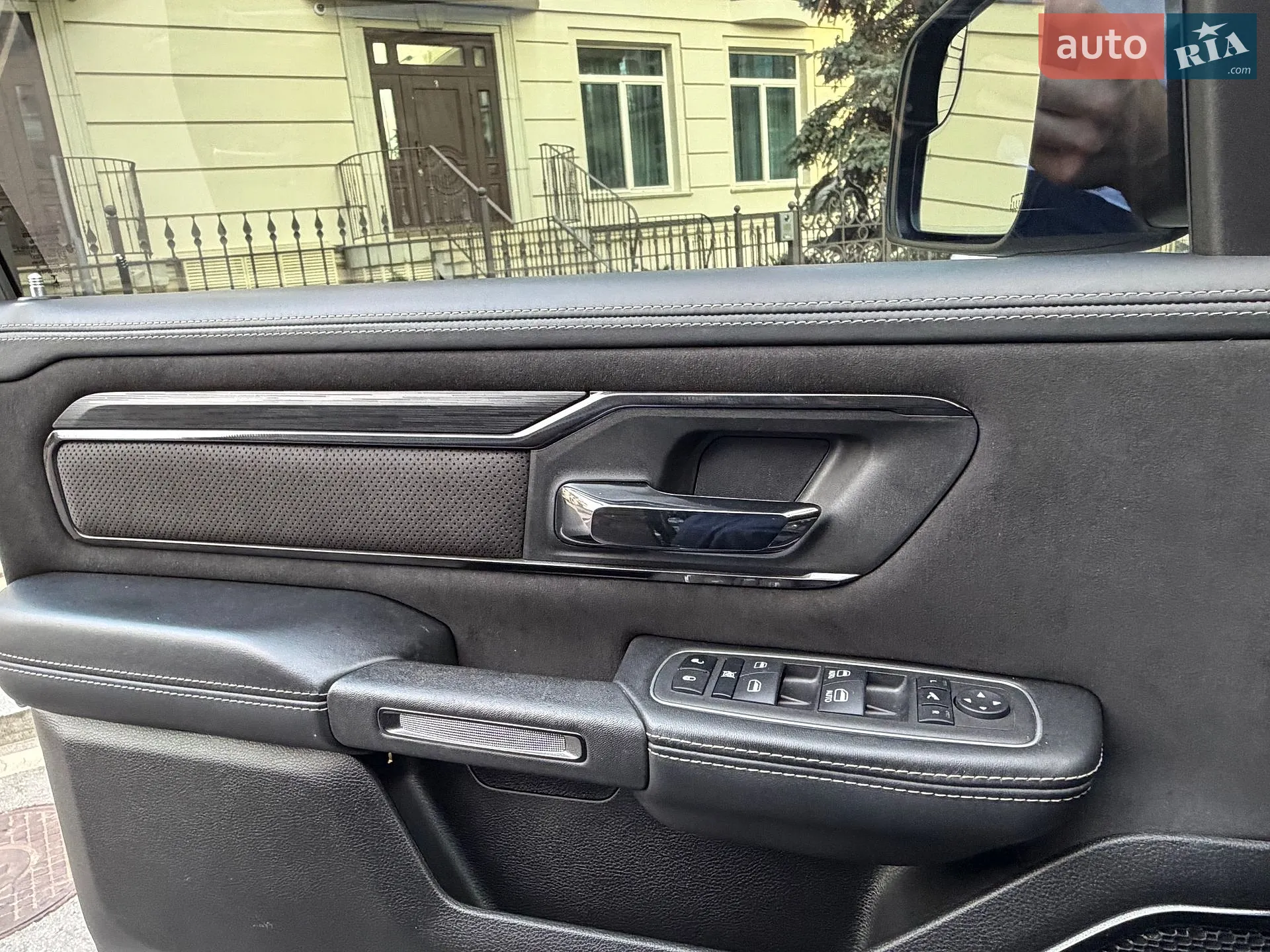 2023 RAM 1500 - мініатюра 54