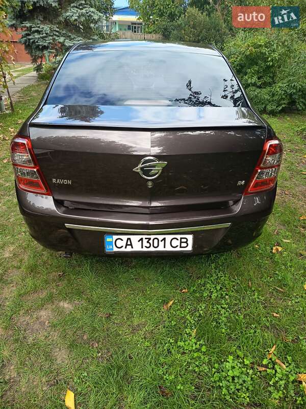 Седан Ravon R4 2017 в Мошнах