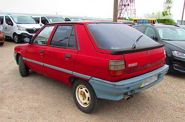 Хэтчбек Renault 11 1987 в Кропивницком