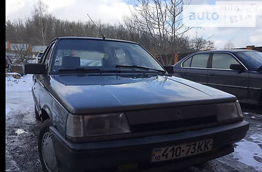 Лифтбек Renault 11 1988 в Василькове