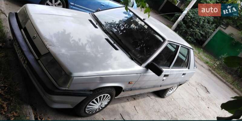 Хэтчбек Renault 11 1987 в 