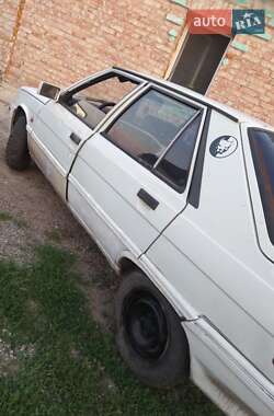 Хэтчбек Renault 11 1988 в Киеве