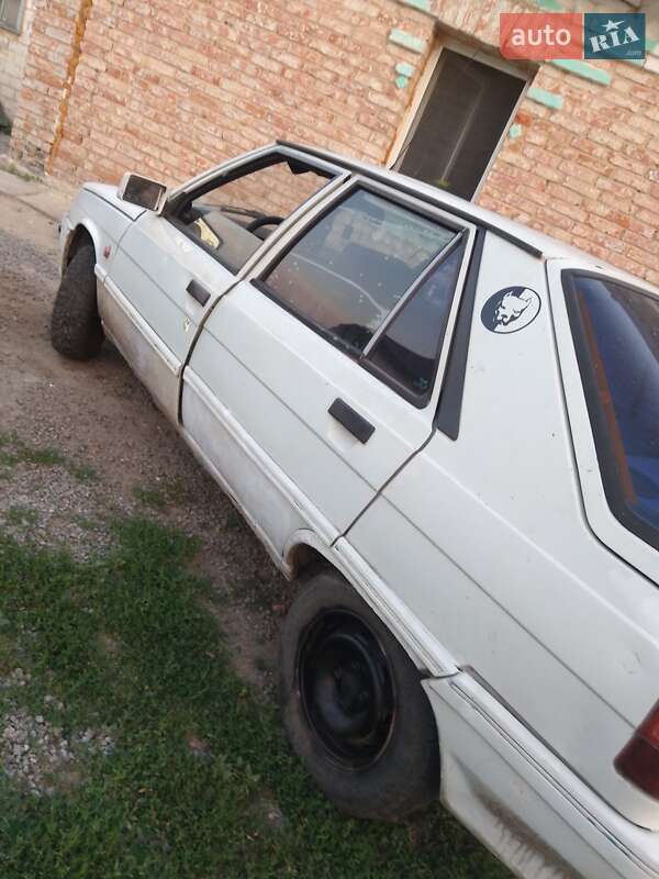 Хэтчбек Renault 11 1988 в Киеве