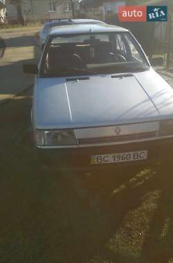 Хетчбек Renault 11 1988 в Стрию