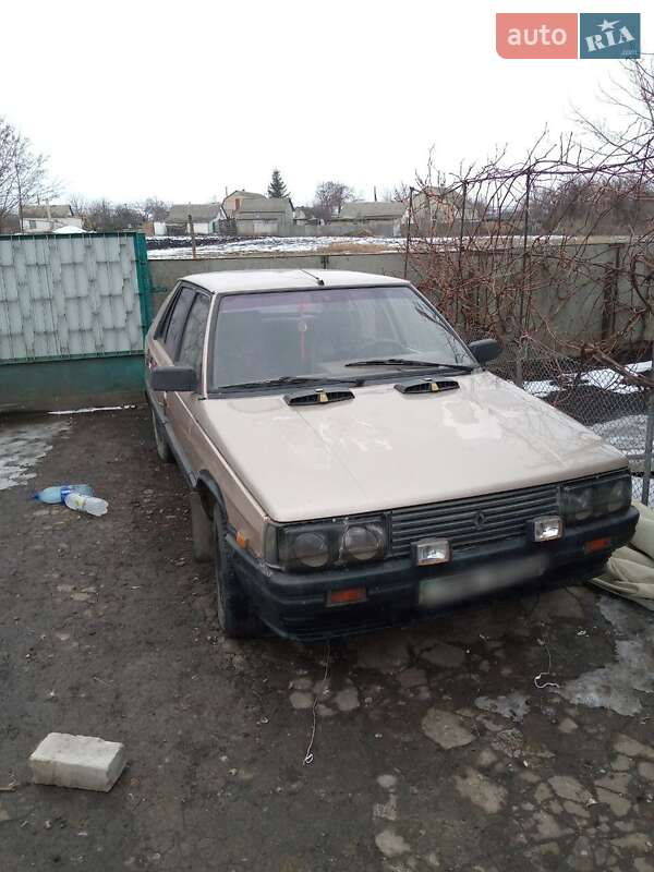 Хетчбек Renault 11 1986 в Краснограді