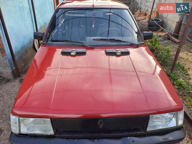 Хетчбек Renault 11 1987 в Харкові