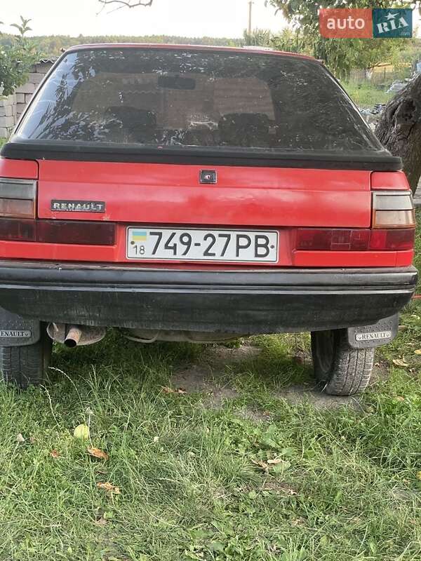 Хэтчбек Renault 11 1986 в Турийске