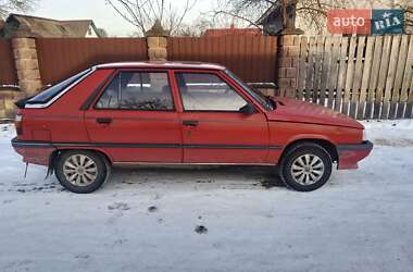 Хэтчбек Renault 11 1988 в Ровно