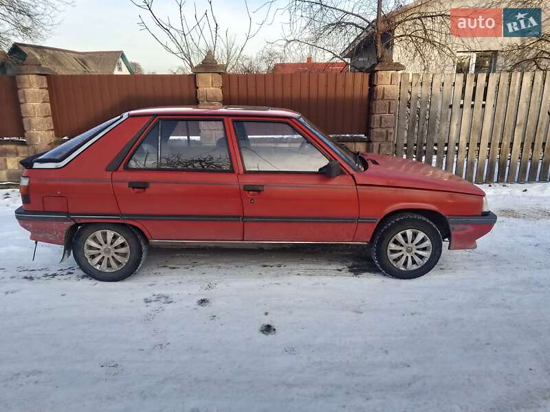 Хэтчбек Renault 11 1988 в Ровно фото Хэтчбек Renault 11 1988 в Ровно