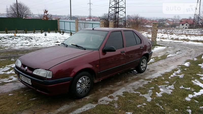 Лифтбек Renault 19 1992 в Львове