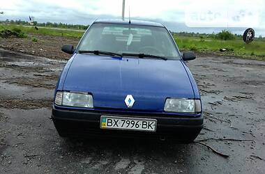 Хетчбек Renault 19 1988 в Полонному