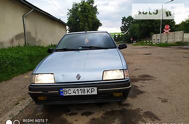 Седан Renault 19 1990 в Сколе