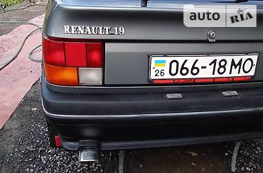 Хэтчбек Renault 19 1989 в Виннице