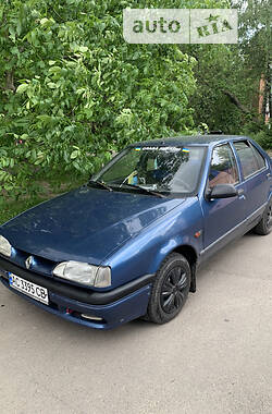 Седан Renault 19 1998 в Ровно