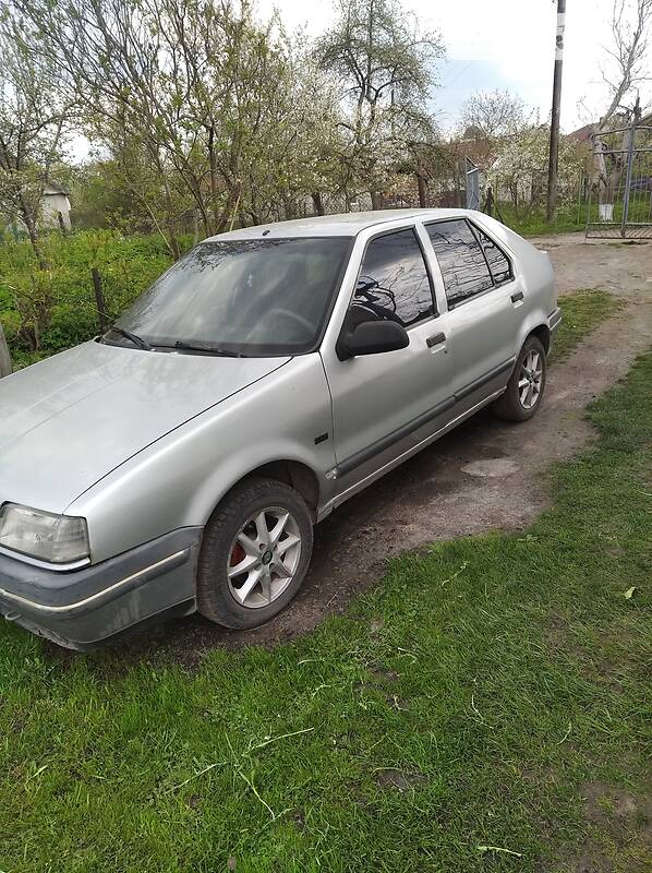 Renault 19