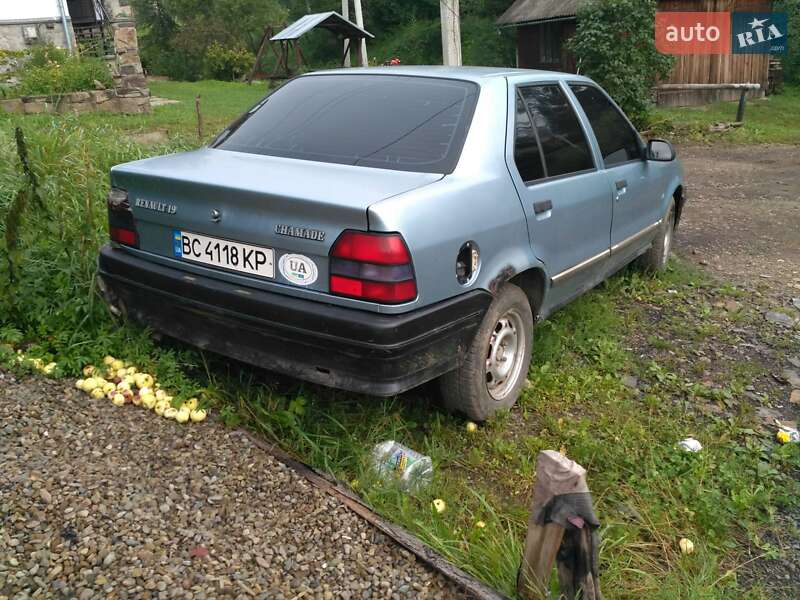 Седан Renault 19 1990 в Славском