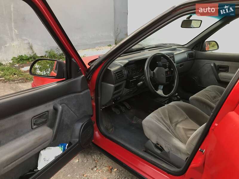 Хетчбек Renault 19 1989 в 
