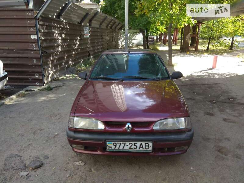 Седан Renault 19 1995 в Дніпрі